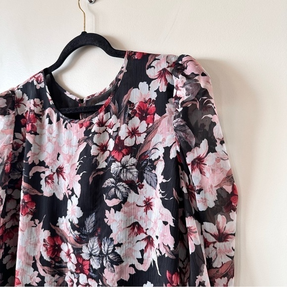 VINCE Camuto-Dark Floral Sheer Puff Sleeve Spring/Summer Blouse (Size:Large) - Picture 6 of 10